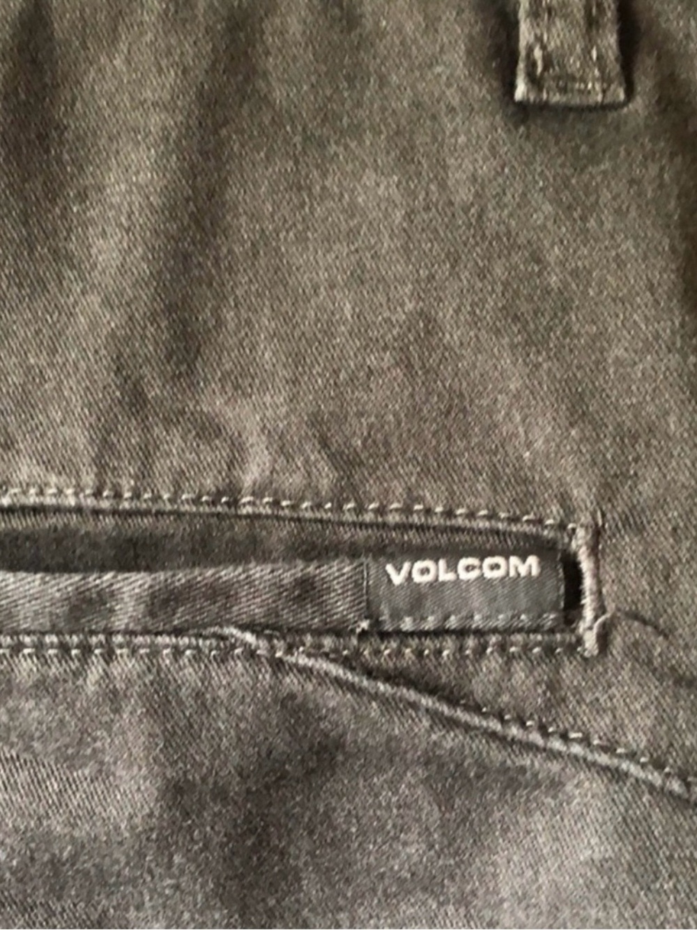 Volcom Shorts Men’s Black Flat Front Casual Classic Preppy Summer Shorts Size 30 - Picture 9 of 13